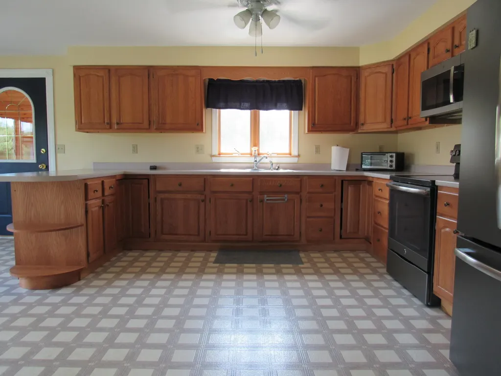 23 Robin Court Skowhegan ME 04976