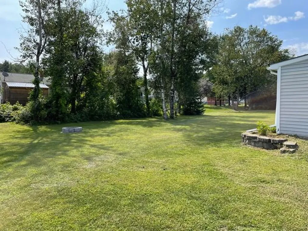 23 Robin Court Skowhegan ME 04976