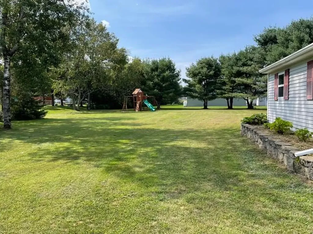 23 Robin Court Skowhegan ME 04976