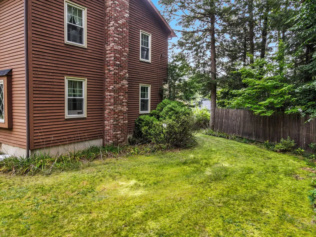 17 Adams Circle Buxton ME 04093