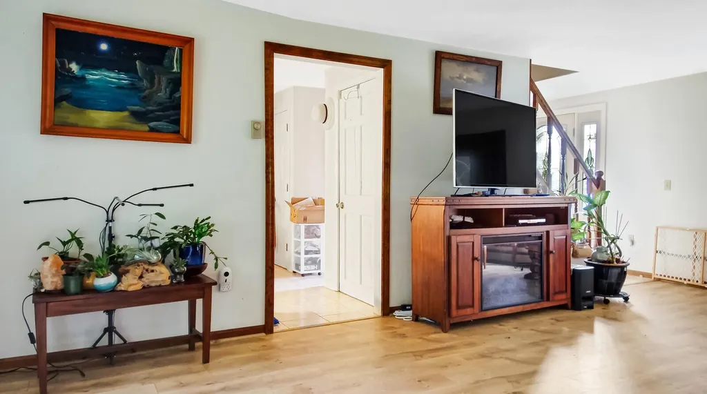 17 Adams Circle Buxton ME 04093