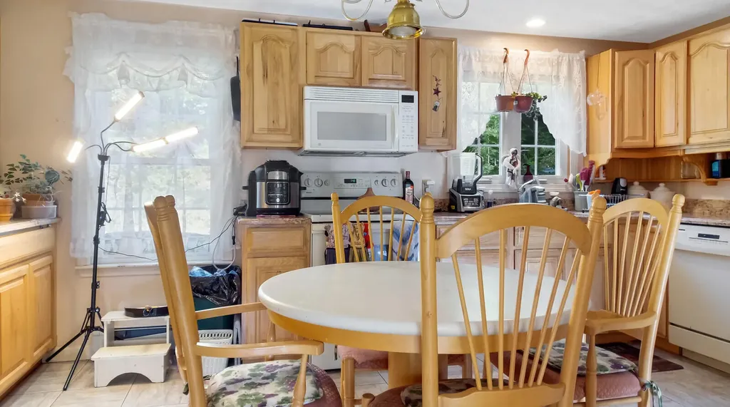 17 Adams Circle Buxton ME 04093