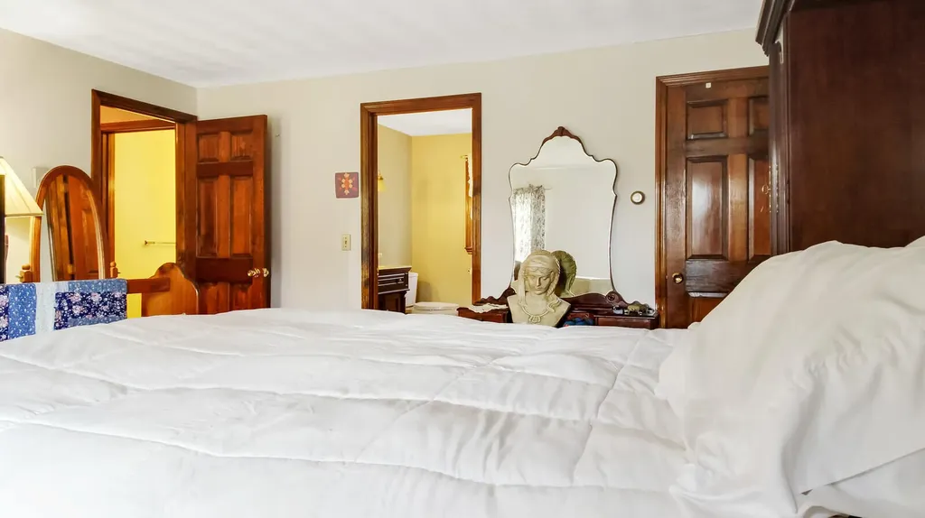 17 Adams Circle Buxton ME 04093