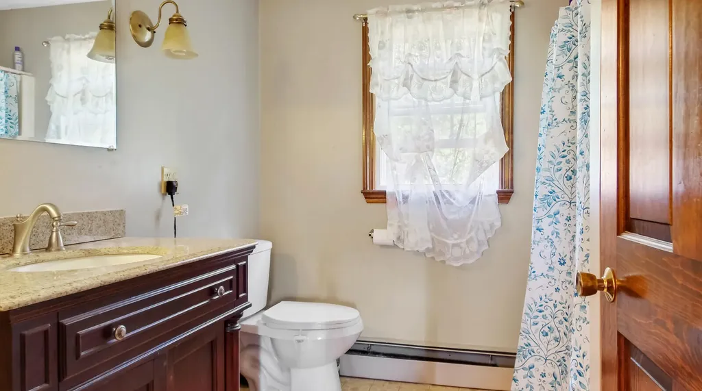 17 Adams Circle Buxton ME 04093