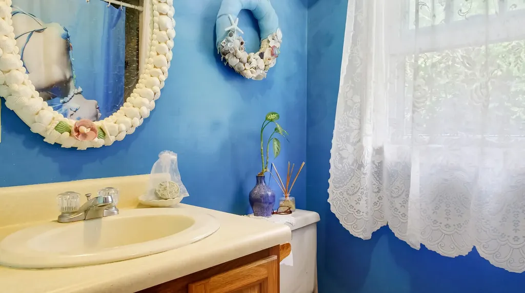 17 Adams Circle Buxton ME 04093