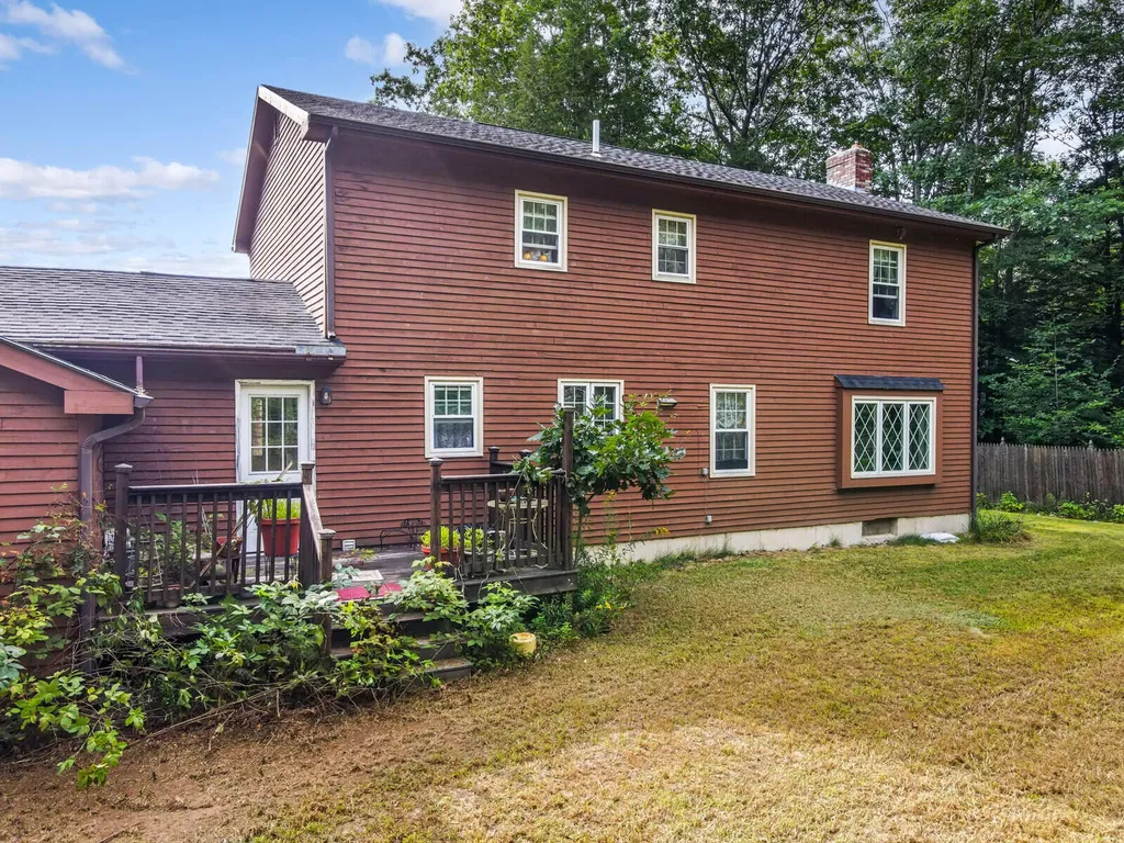 17 Adams Circle Buxton ME 04093