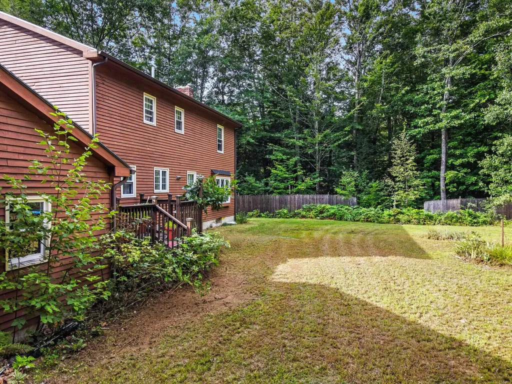 17 Adams Circle Buxton ME 04093