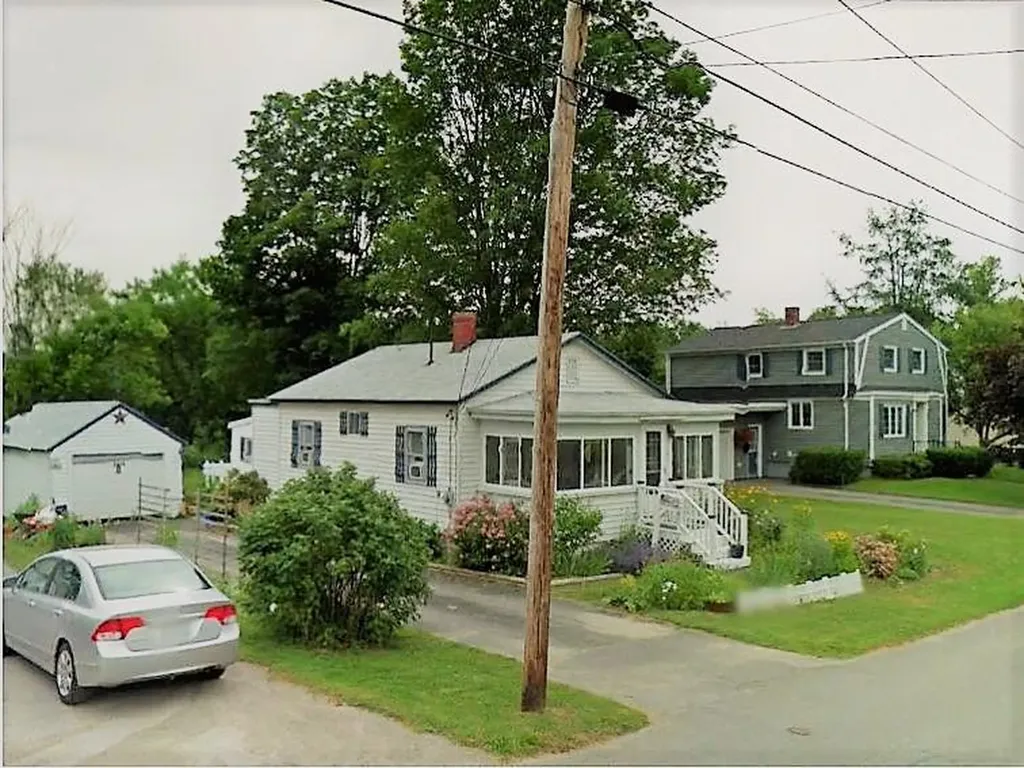 104 Chamberlain Street Brewer ME 04412