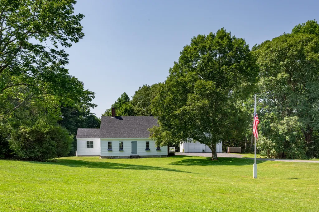 67 Wiscasset Road Boothbay ME 04537