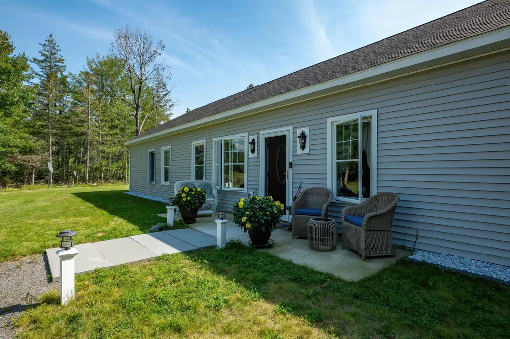 153 Woodcock Lane Lamoine ME 04605