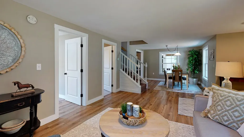 102 Cape Road Raymond ME 04071