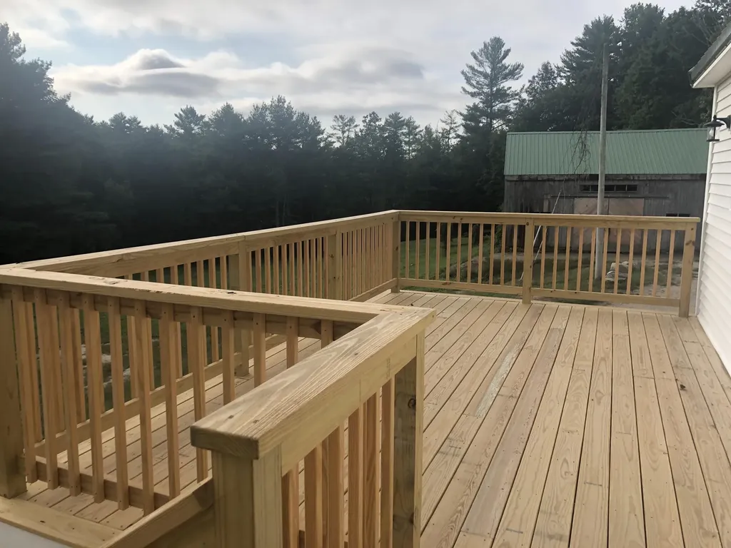 102 Cape Road Raymond ME 04071
