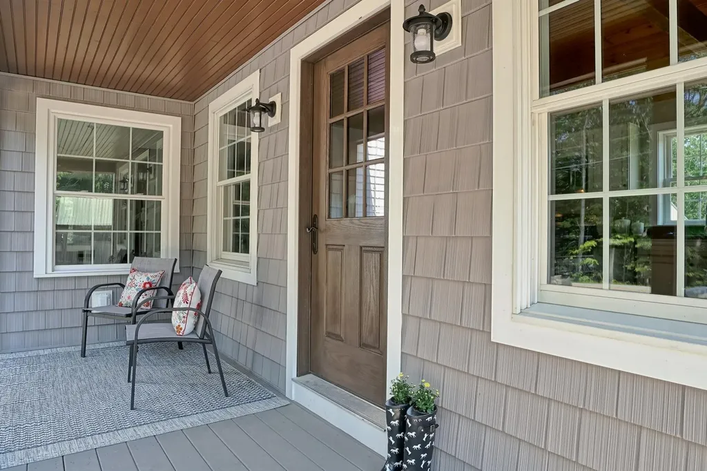 102 Cape Road Raymond ME 04071