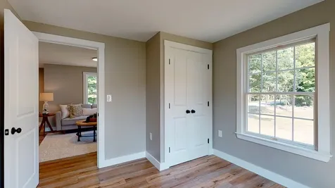 102 Cape Road Raymond ME 04071