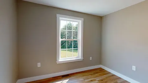 102 Cape Road Raymond ME 04071