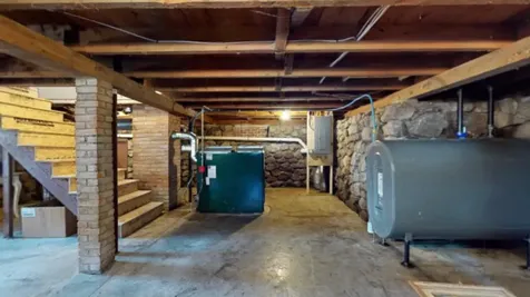 102 Cape Road Raymond ME 04071