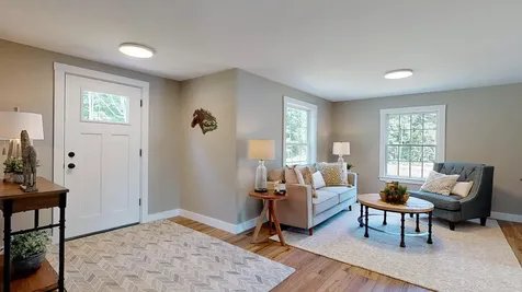 102 Cape Road Raymond ME 04071