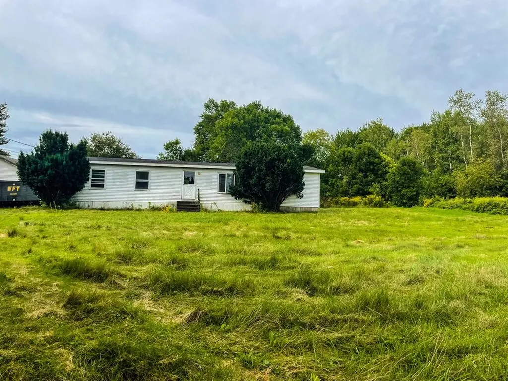 587 Main Road Eddington ME 04428