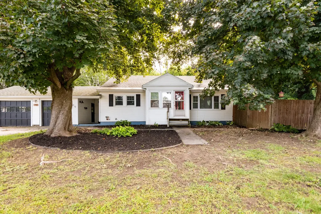 25 Drummond Avenue Waterville ME 04901