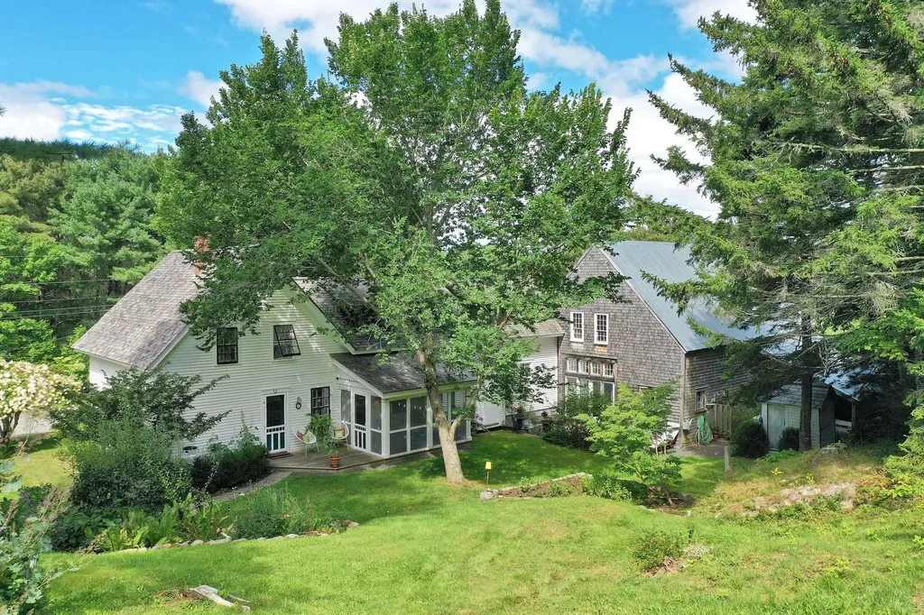 90 Wadsworth Point Road Friendship ME 04547