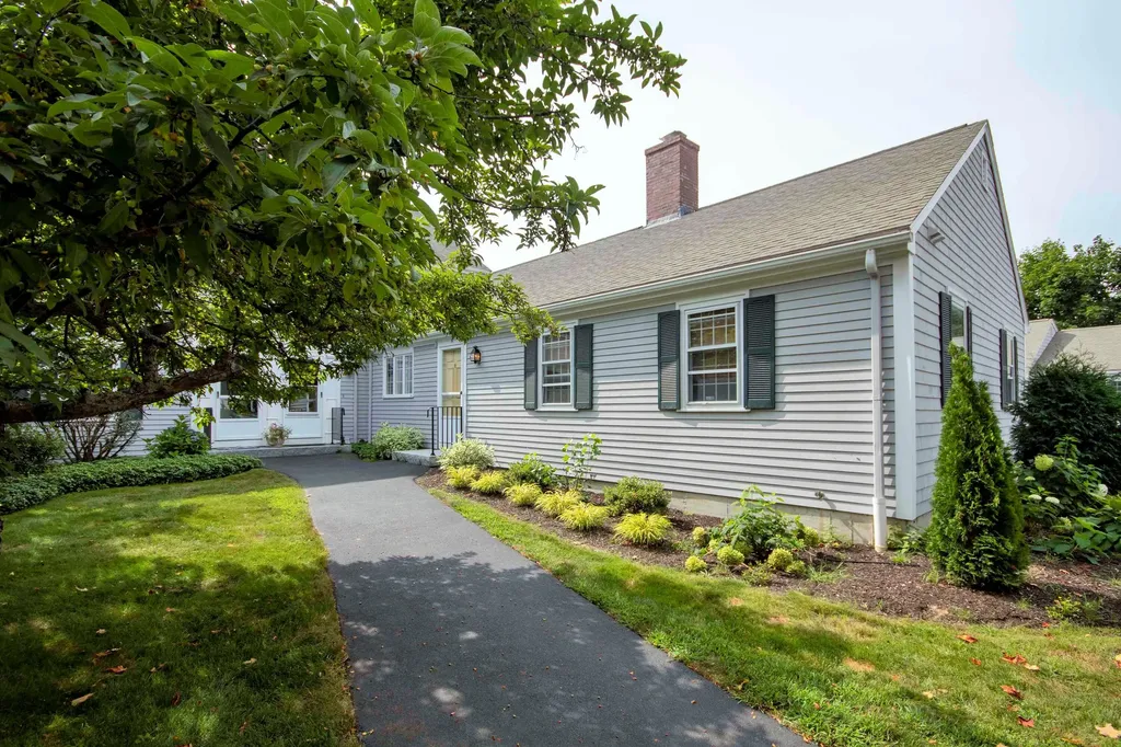 47 Maine Street Kennebunkport ME 04046
