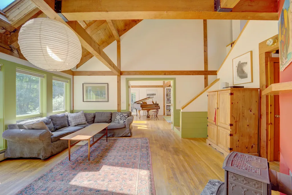 29 Penny Lane Blue Hill ME 04614