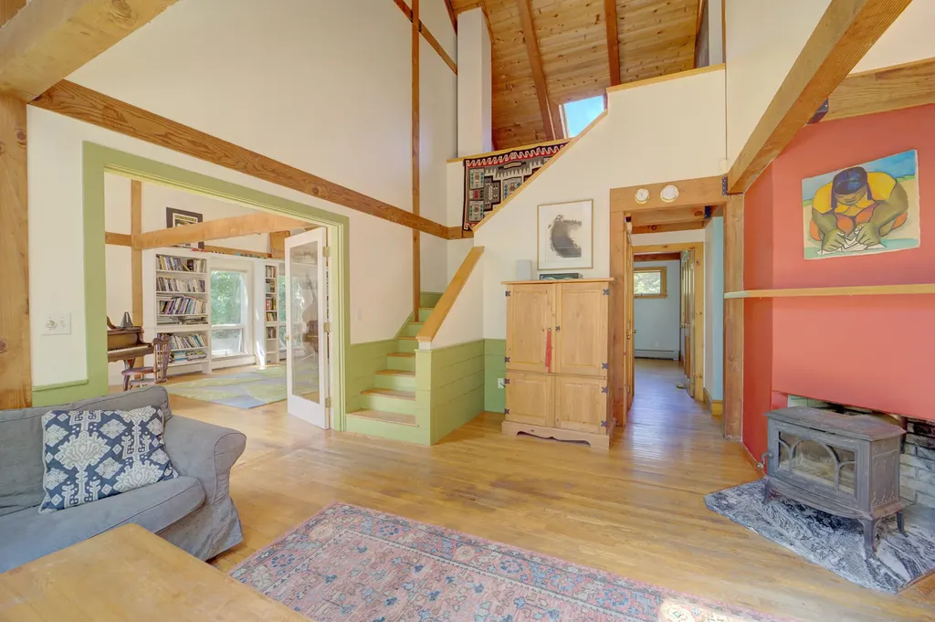 29 Penny Lane Blue Hill ME 04614