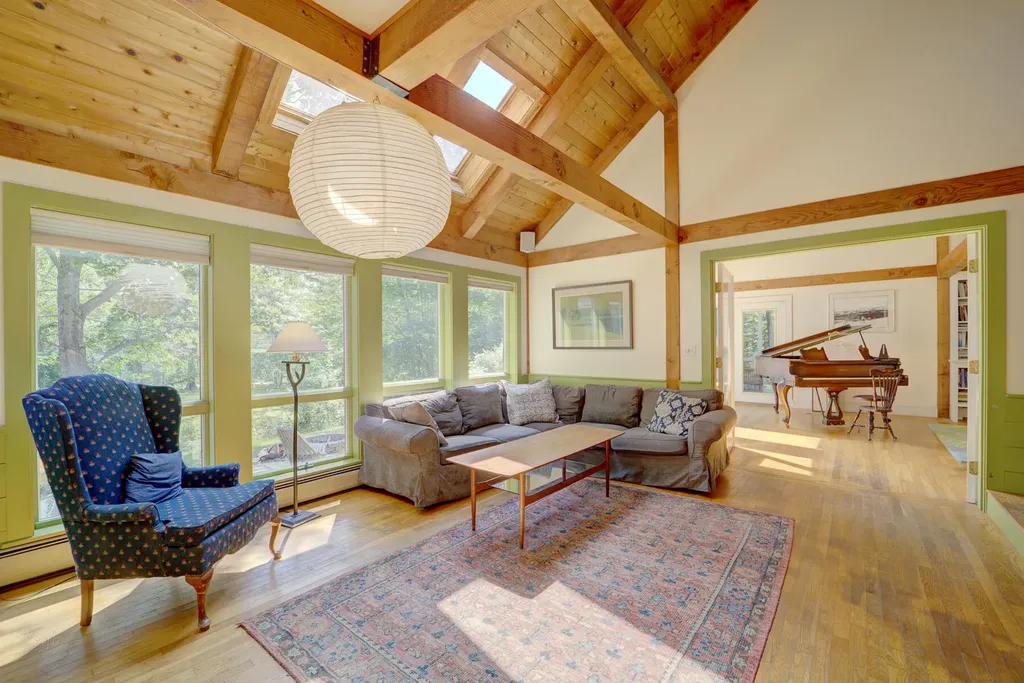 29 Penny Lane Blue Hill ME 04614