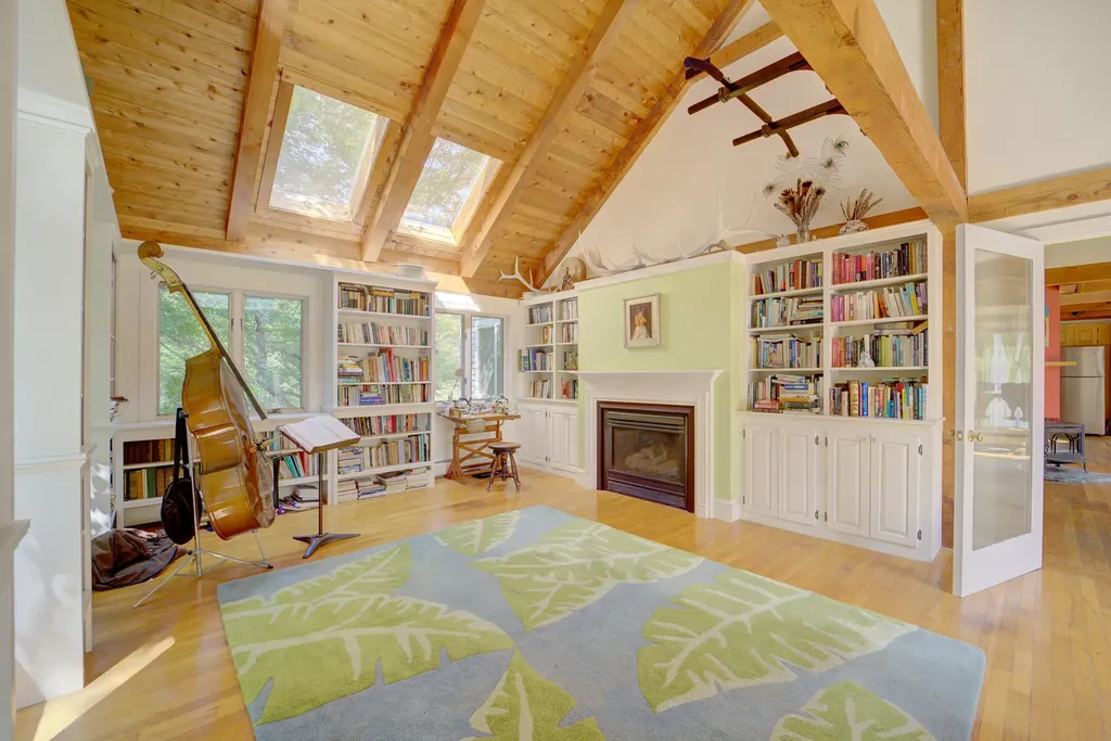 29 Penny Lane Blue Hill ME 04614