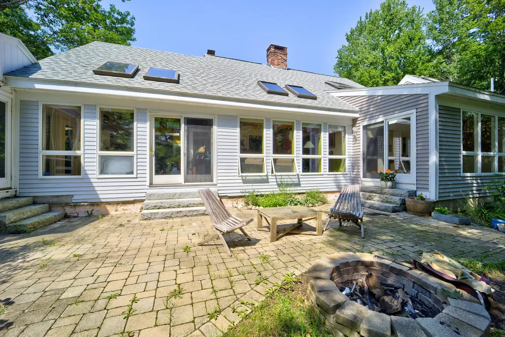 29 Penny Lane Blue Hill ME 04614