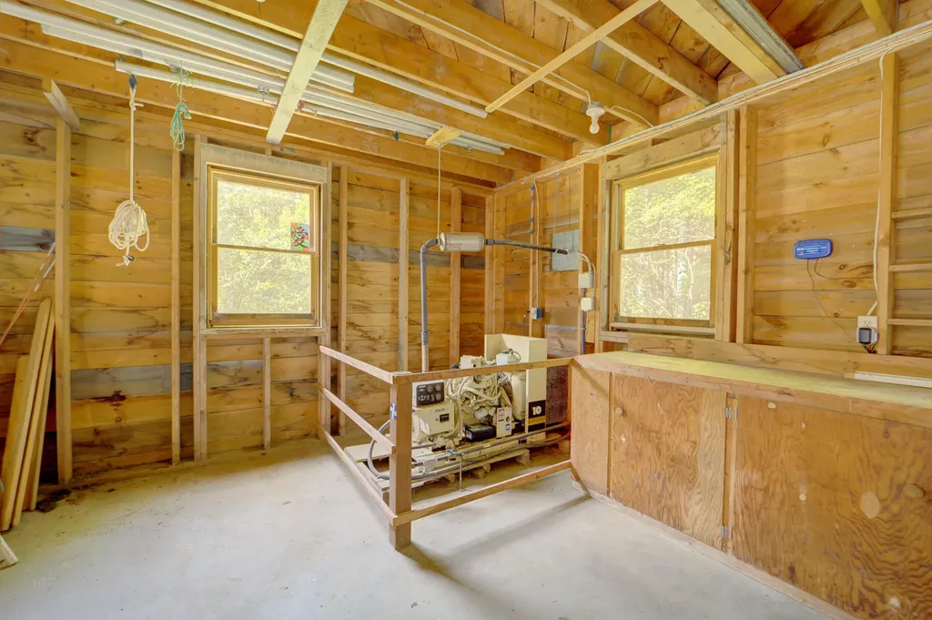 29 Penny Lane Blue Hill ME 04614