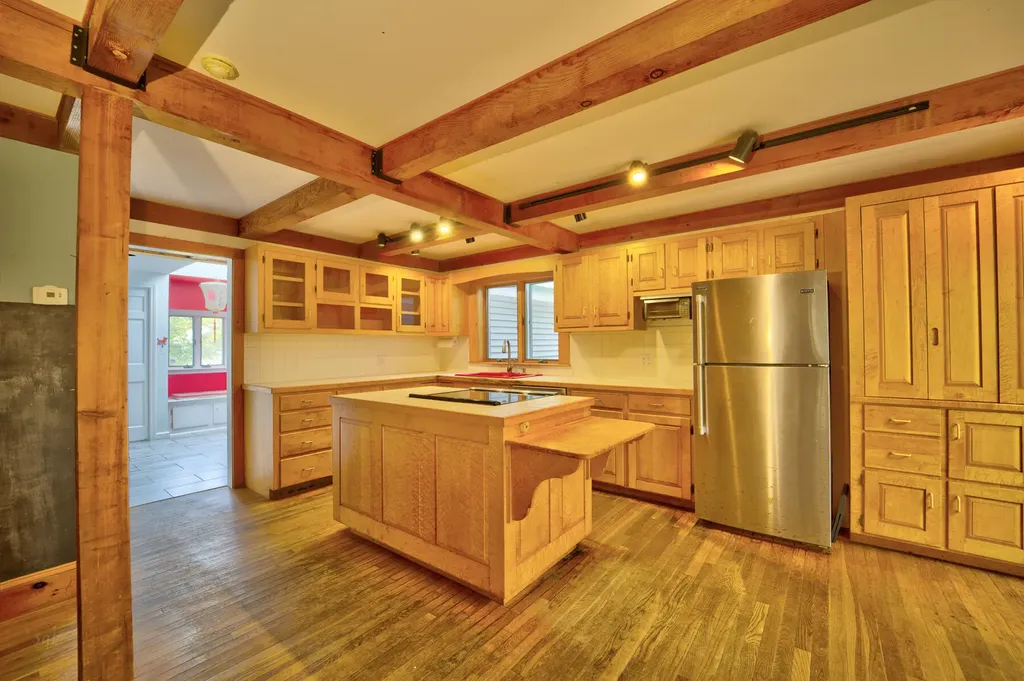 29 Penny Lane Blue Hill ME 04614