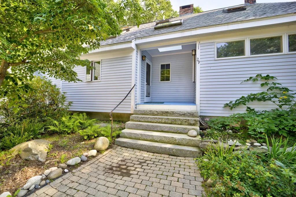 29 Penny Lane Blue Hill ME 04614