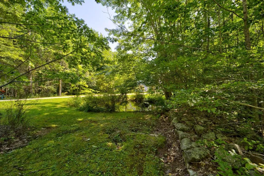 29 Penny Lane Blue Hill ME 04614