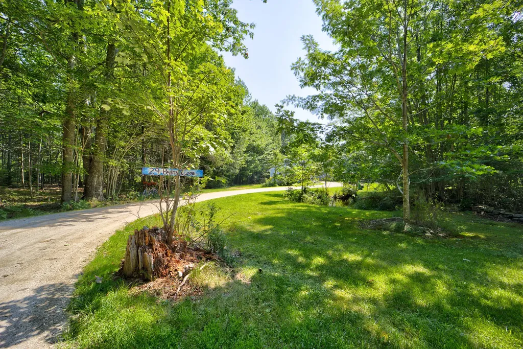 29 Penny Lane Blue Hill ME 04614