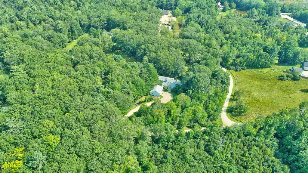 29 Penny Lane Blue Hill ME 04614