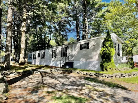 4 Lakeview Drive Holden ME 04429