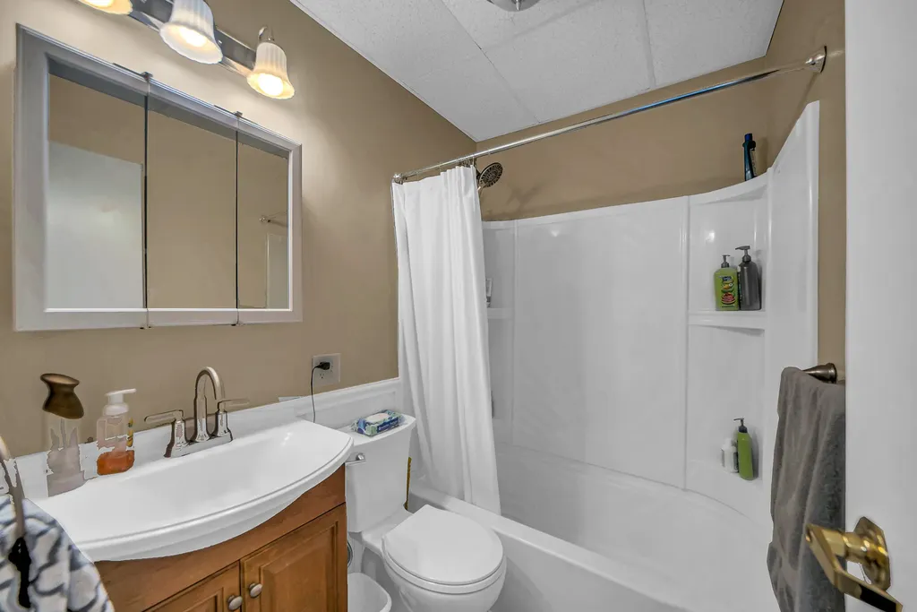 26 Tracy Street Augusta ME 04330