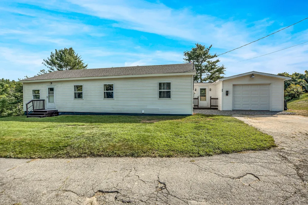26 Tracy Street Augusta ME 04330