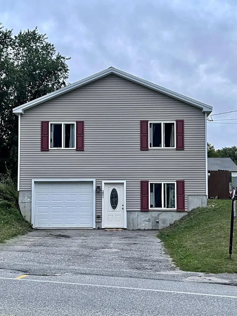 251 Broad Street Auburn ME 04210