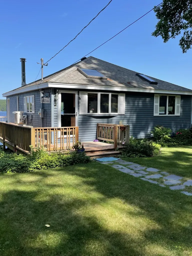 31 Gammon Road Naples ME 04055