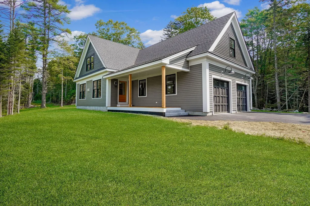 15 Merrill Road Pownal ME 04069