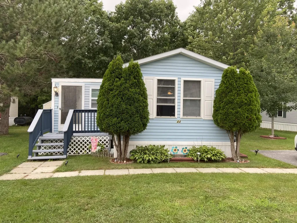44 Woodside Drive Lisbon ME 04250