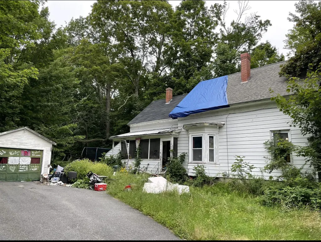 6 Maple Street Standish ME 04084