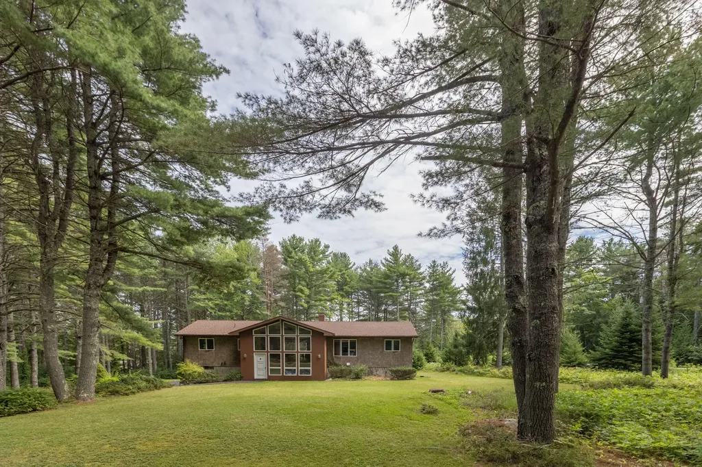 159 Mistic Avenue Rockport ME 04856