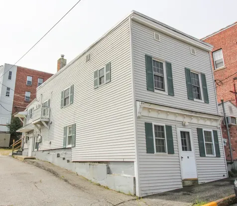 27 Oxford Avenue Rumford ME 04276
