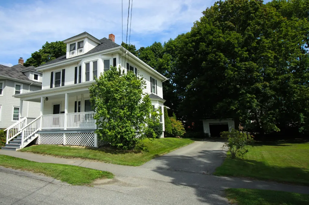 25 Thatcher Street Bangor ME 04401
