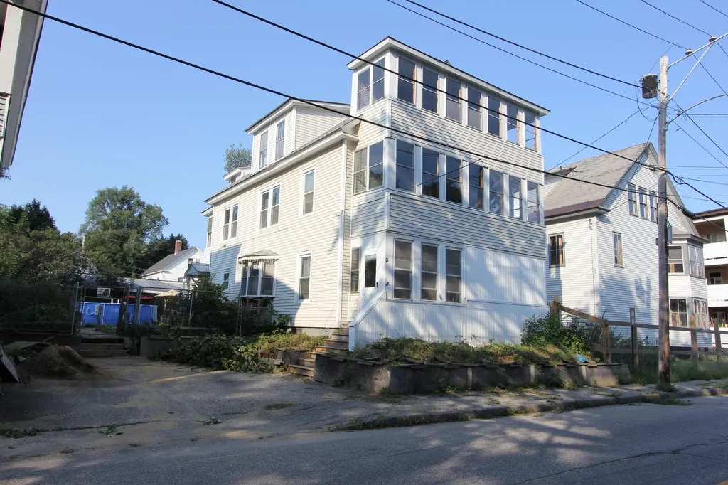17 Falmouth Street Rumford ME 04276