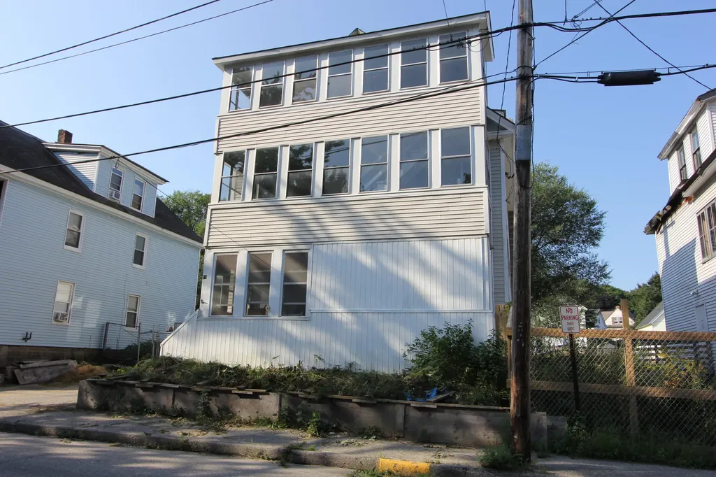 17 Falmouth Street Rumford ME 04276