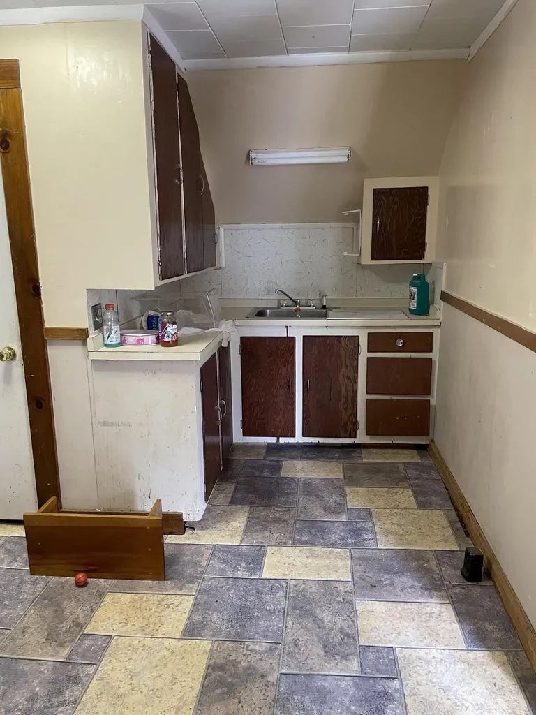 17 Falmouth Street Rumford ME 04276